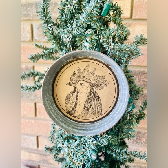 *Farm Faces Metal Jar Lid Rooster Ornament - Picture 6 of 10